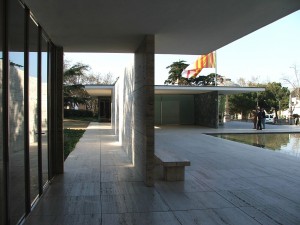 Colour photograph showing a General View, from within, of the 1929 Barcelona Pavilion - a Master Statement of Modern Architecture - designed by German Architect, Ludwig Mies van der Rohe (1886-1969). De-constructed in early 1930 after the Barcelona International Exposition, it was constructed again in 1986. Click to enlarge. Photograph taken by CJ Walsh. 2009-03-20.
